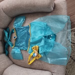 Princess Jasmine blue outfit and bow